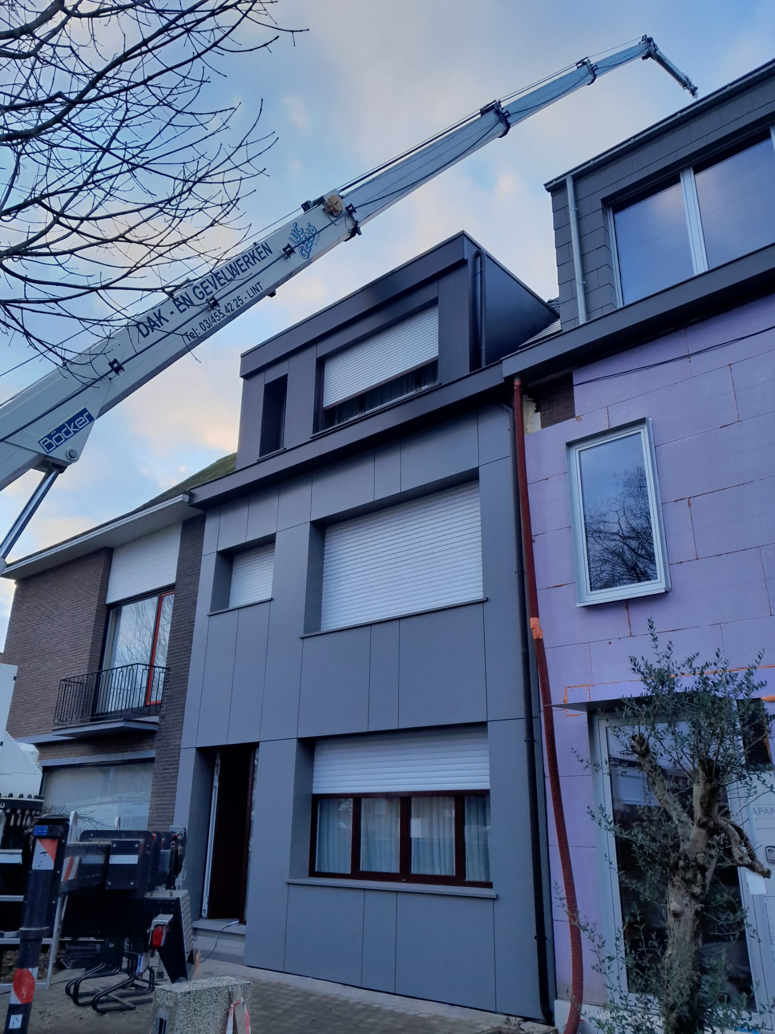 Gevelbekleding plaatsing met kraan