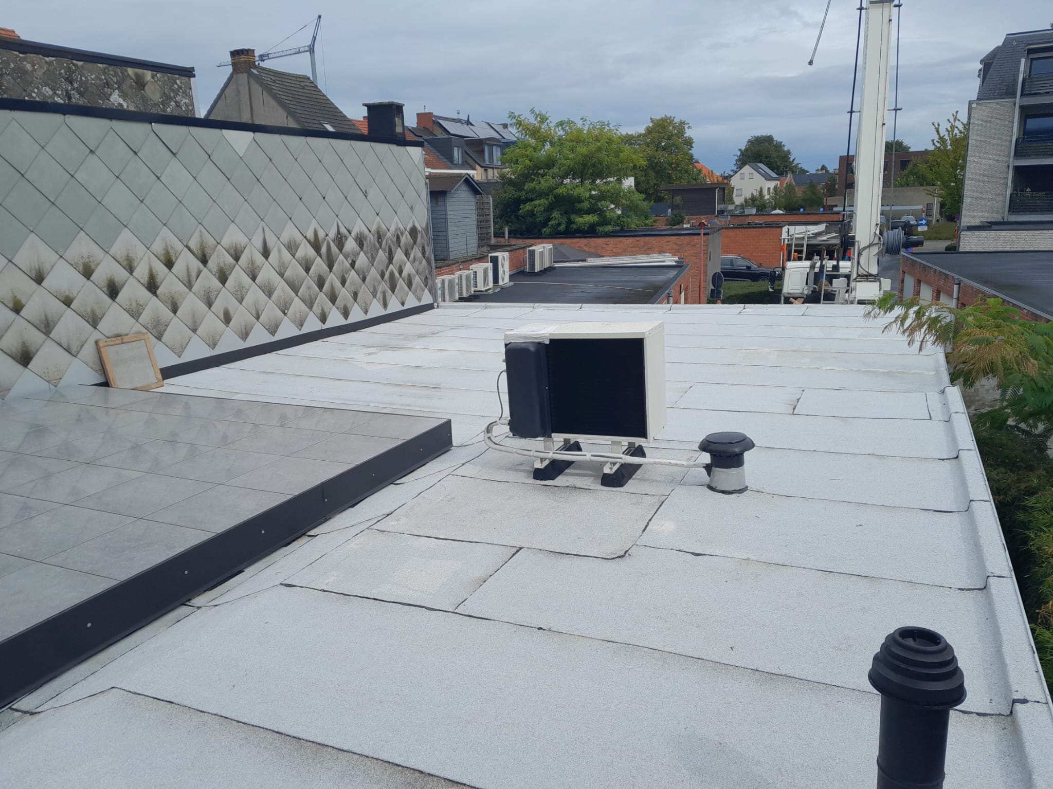 Plat dak met dakrandafwerking